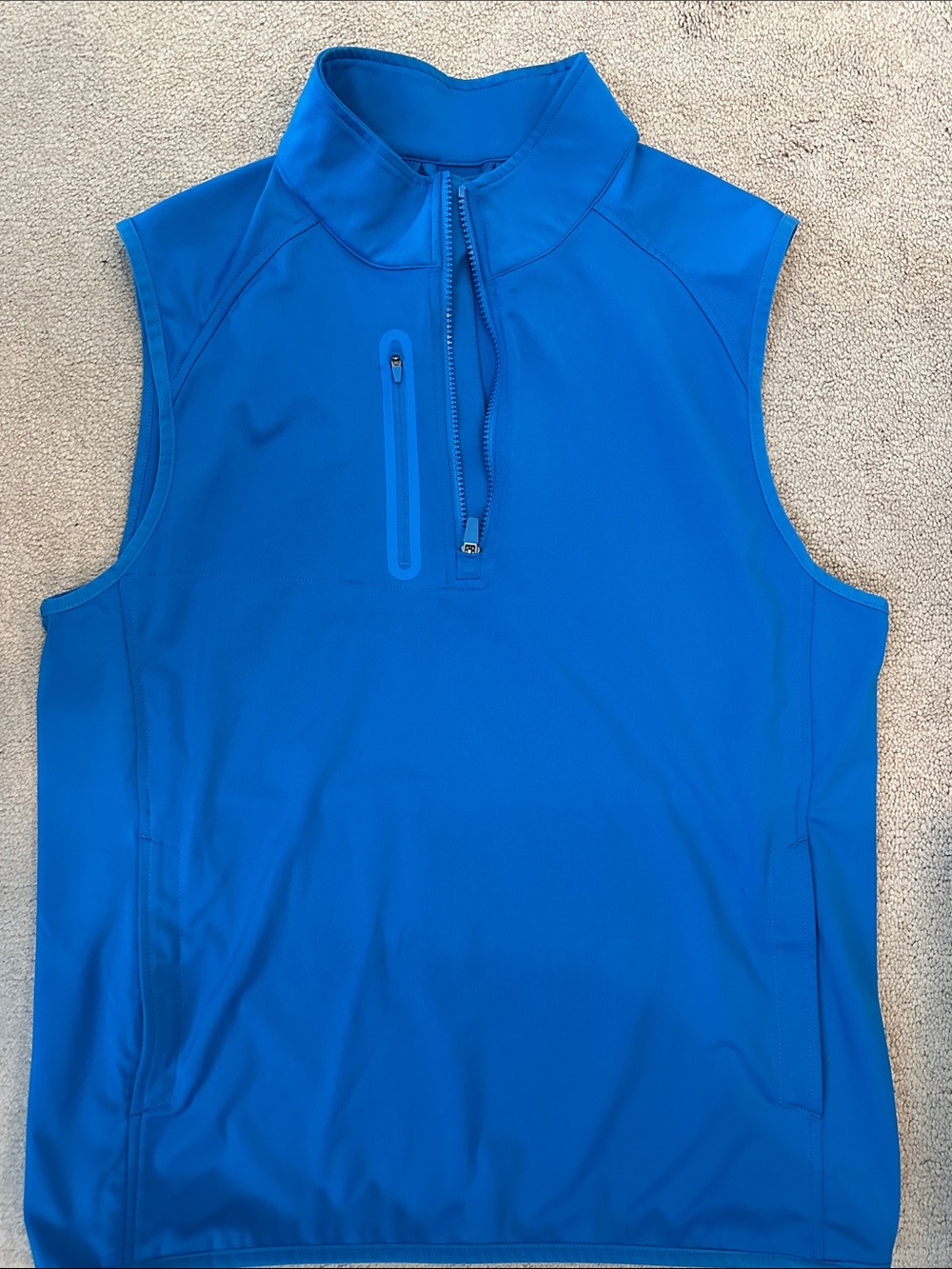 Walter Hyrne’s men’s performance 11 all season vest